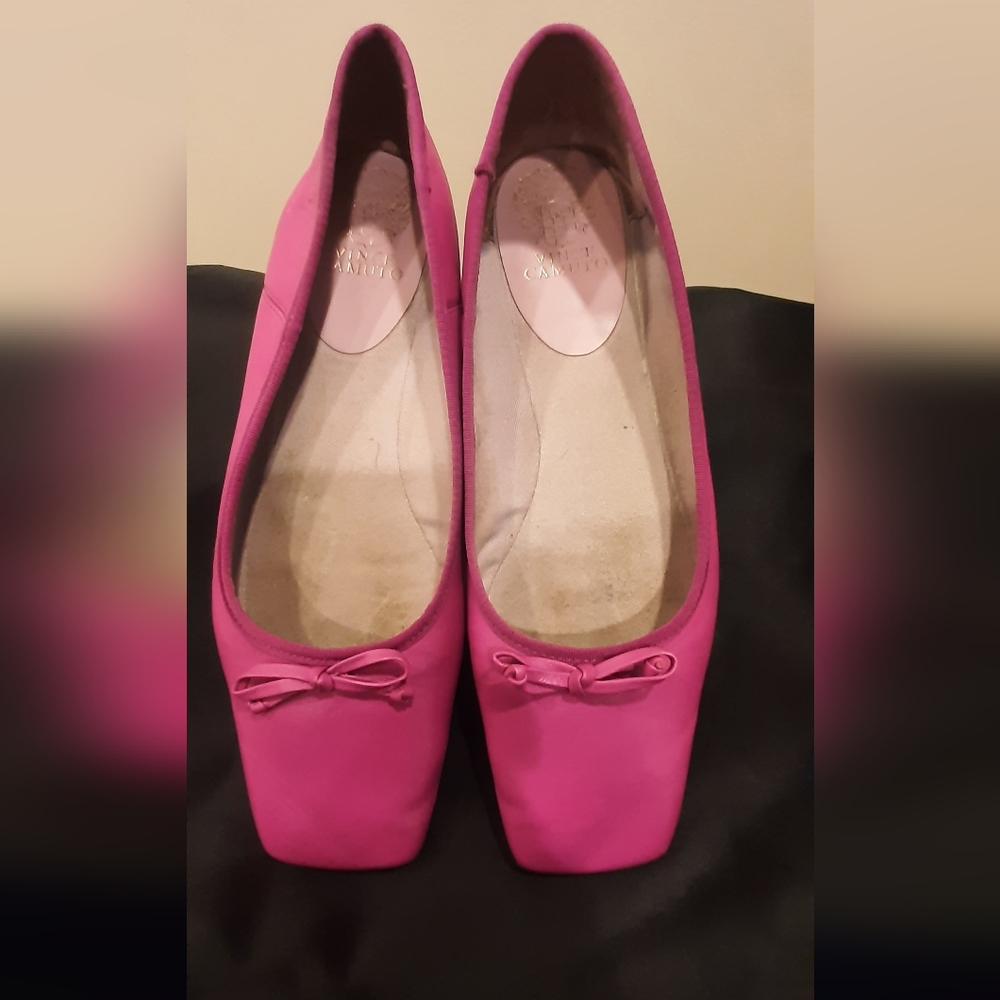 10M Fuschia Flats (Vince Camuto)